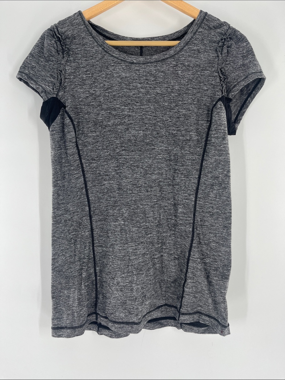 Lululemon Gray Short Sleeve Tee Size M Gently Used